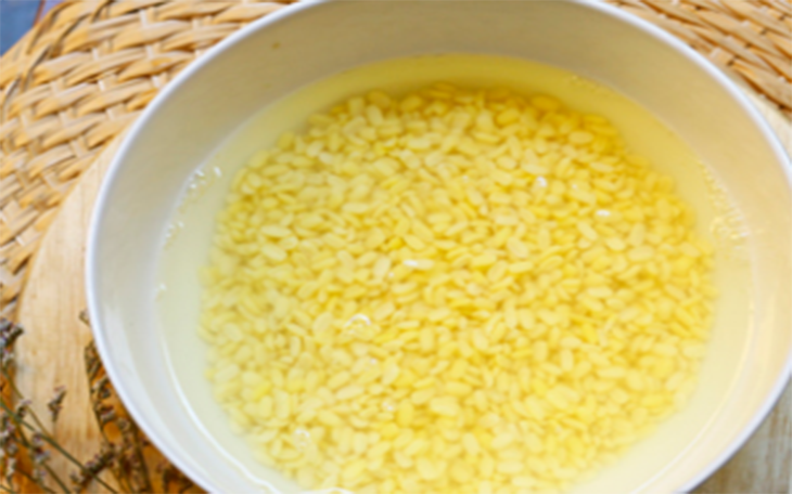 Bước 1 Ngâm đậu Bánh đậu xanh khô