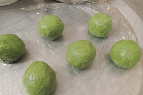 Cách làm bánh trung thu nhân đậu xanh (1)