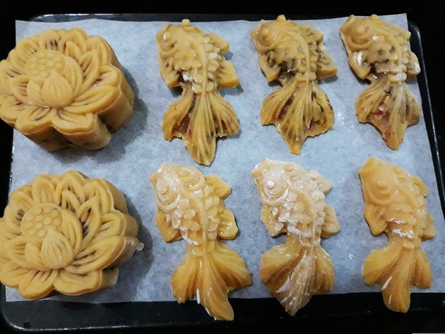 Cách làm bánh Trung Thu con cá đẹp lung linh - Ảnh 5.